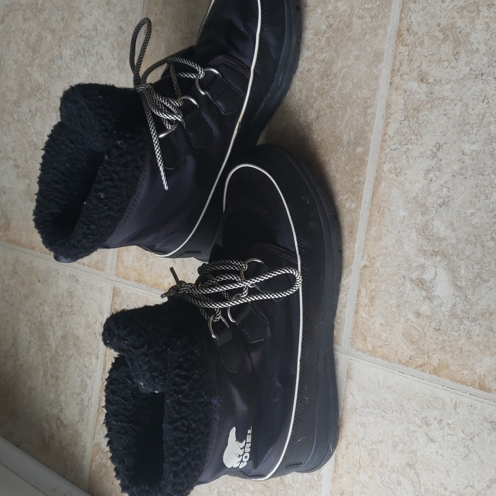 Sorel waterproof fluffy lined winter boots - Picture 3 of 11